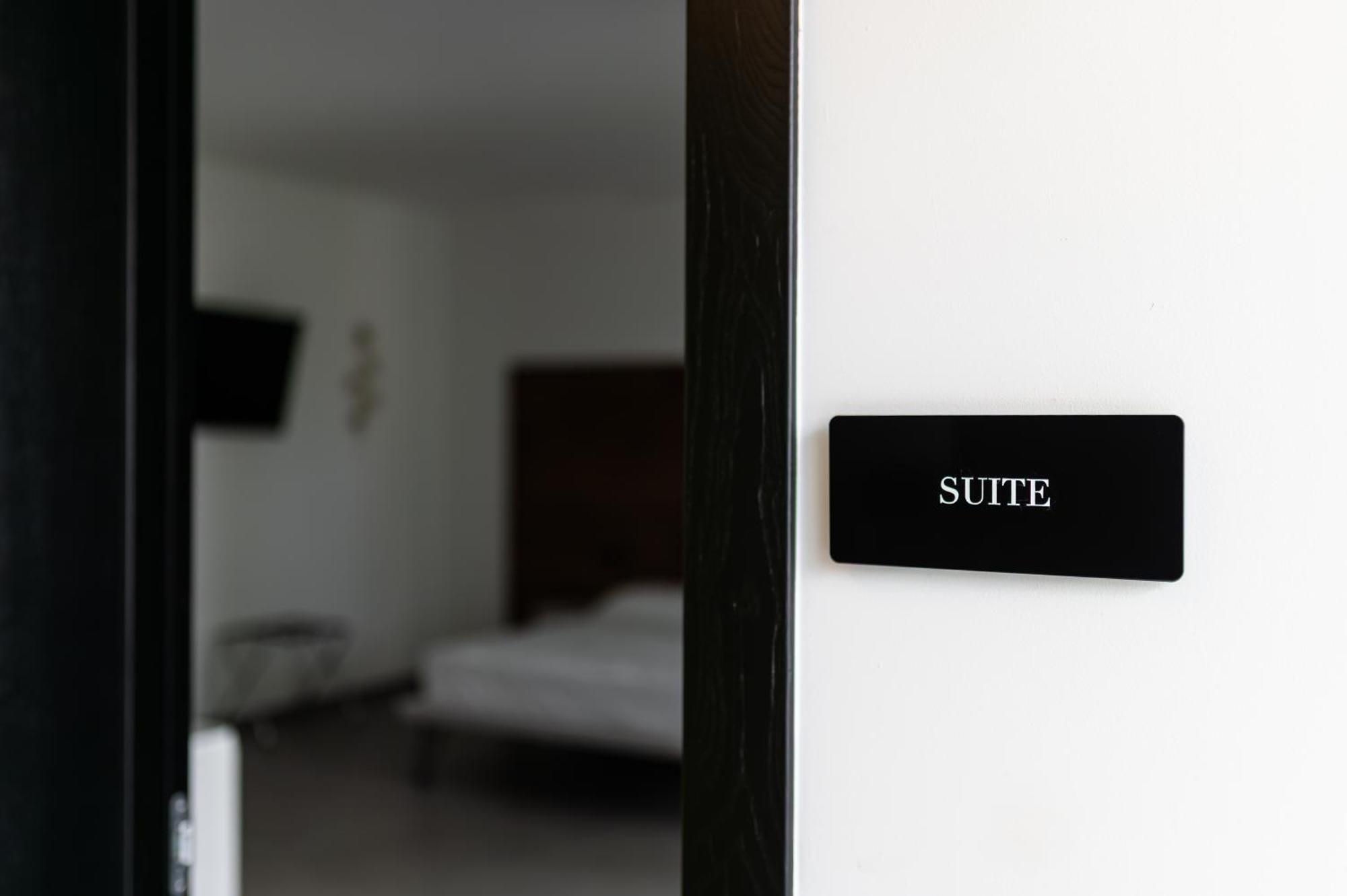 Luxury New Look Monopoli